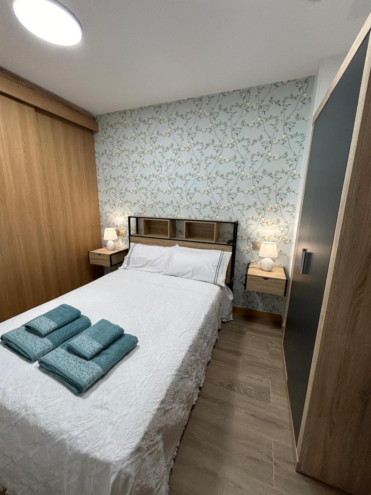 Apartamentos Torres Del Milladoiro Amés Esterno foto